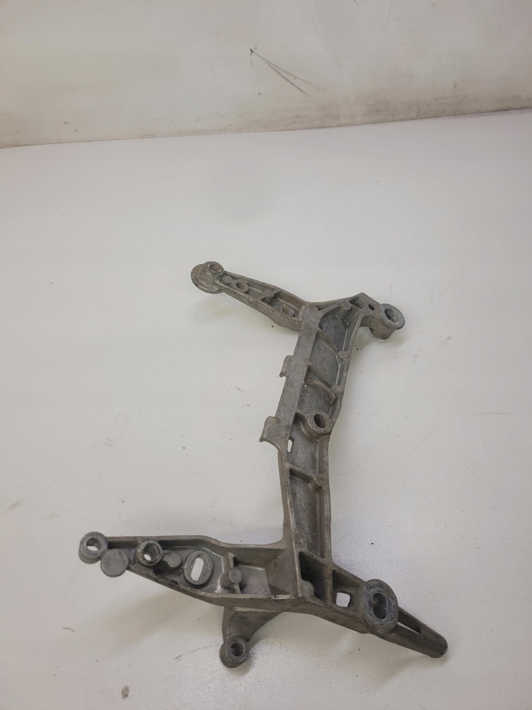 holder KOMPRESORA springing AUDI Q7 7L0616879