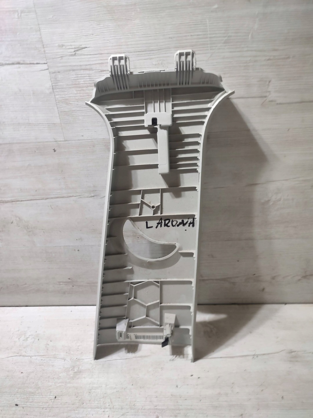 Seat Arona 2019 left side cover upper slupka / B