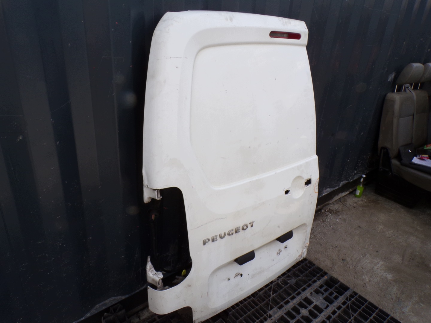door left rear. rear part PEUGEOT PARTNER (R1)