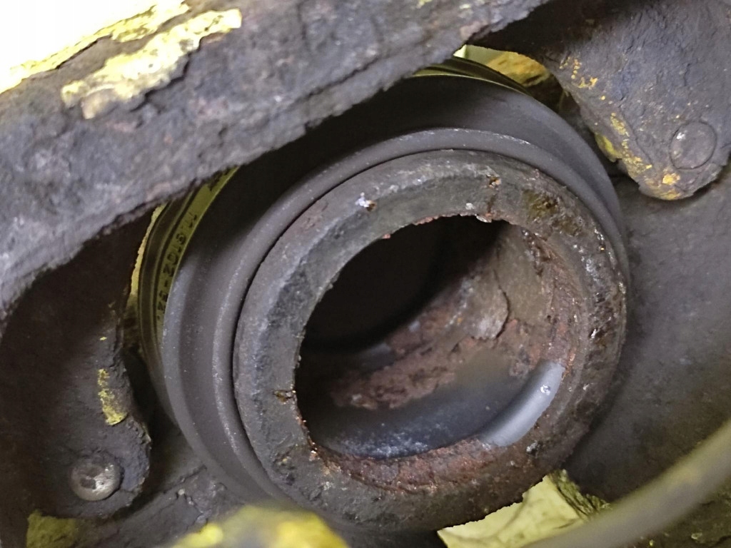 AUDI A3 8P 2.0 FSI caliper left front