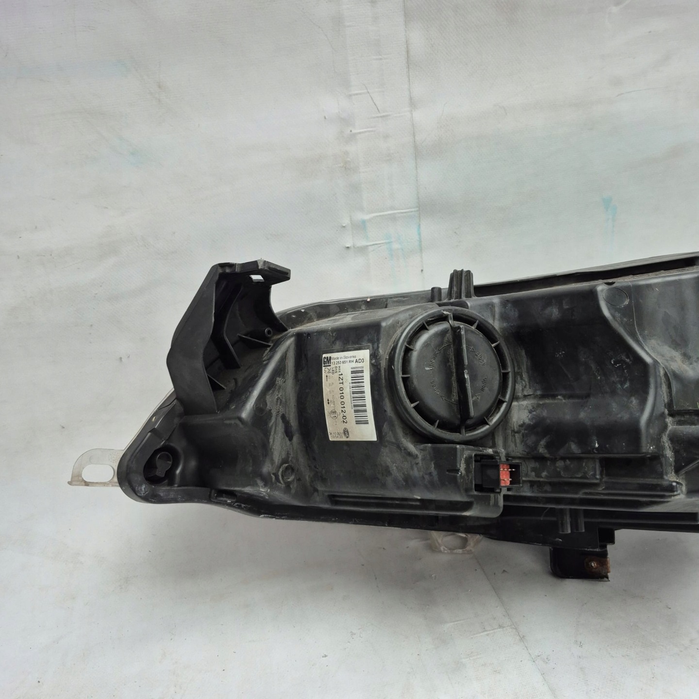 OPEL ASTRA IV J 09- light right front front XENON LED 13253651