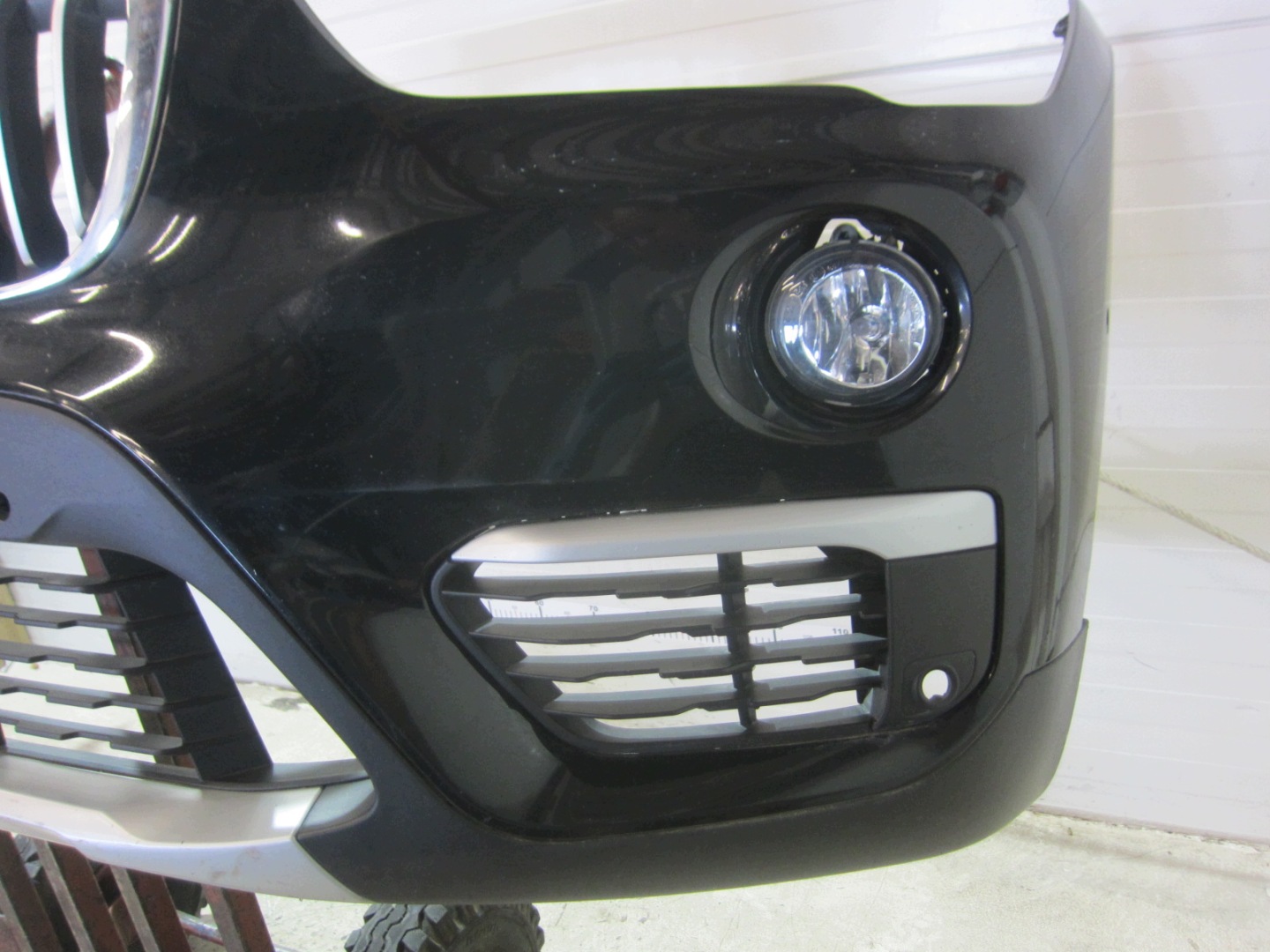 BMW X1 F48 668 SCHWARZ 2 XLINE 6 PDC grille front bumper front complete