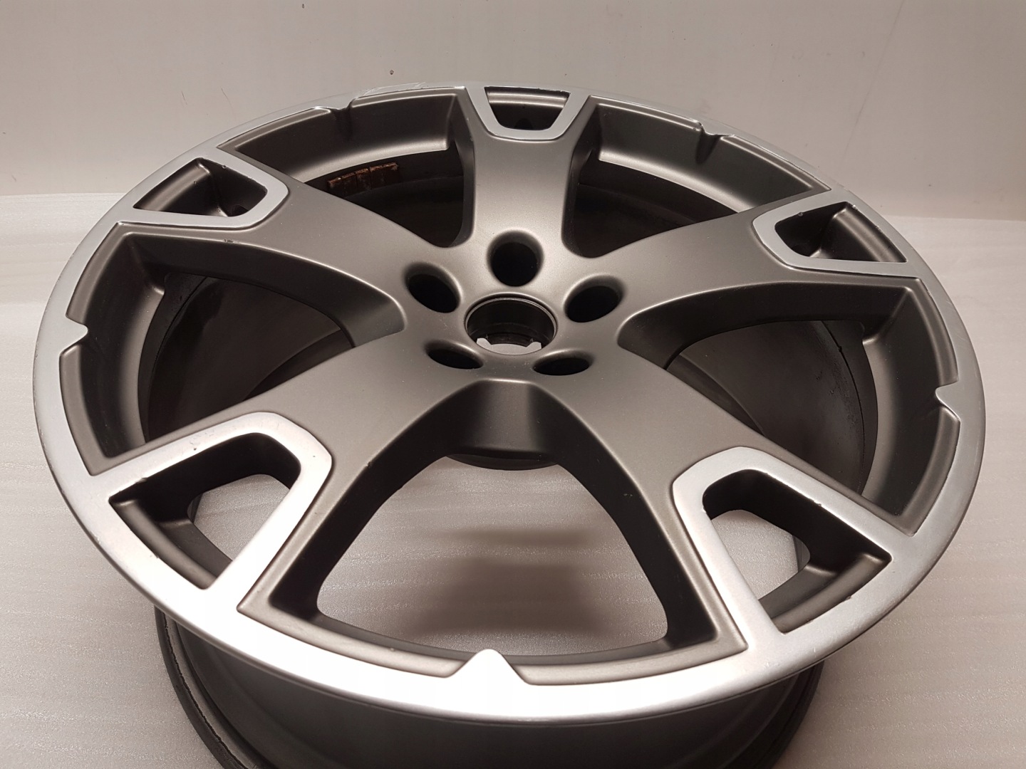 disk MASERATI LEVANTE 9Jx20 ET40.5 670044701