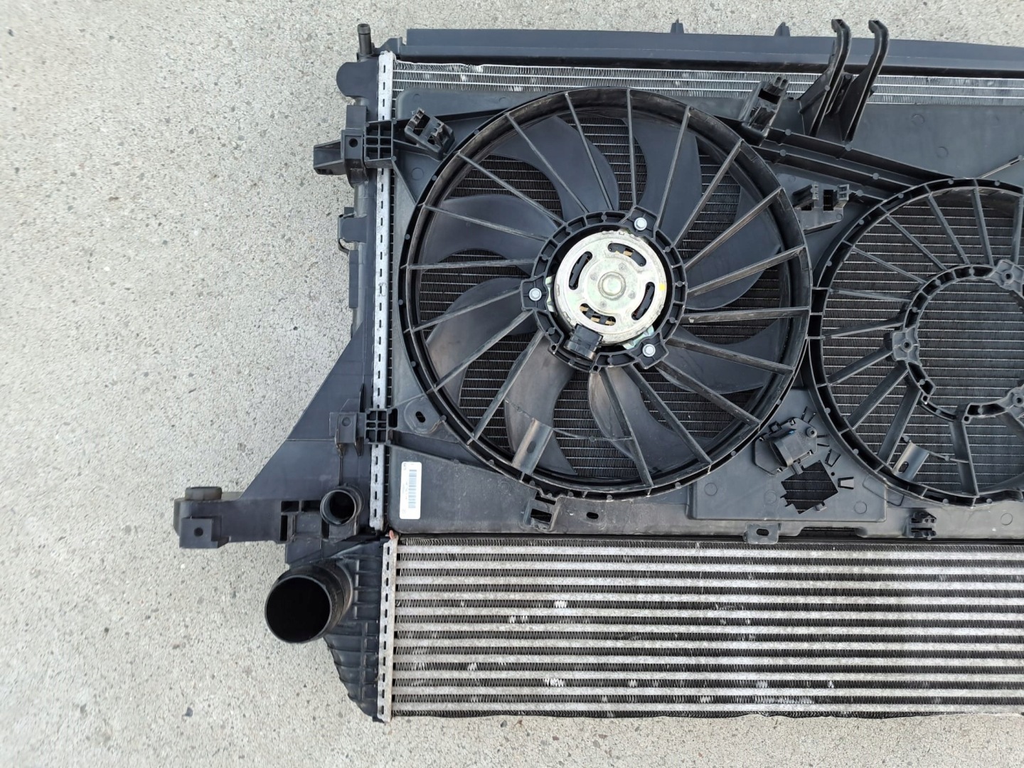 chladič ventilátor intercooler stěna přední RENAULT MASTER III 2.3 DCI