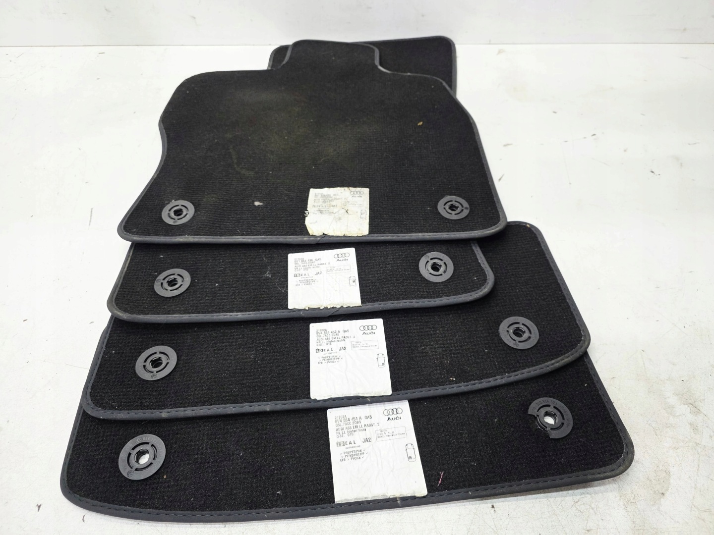 carpet mats MATERIAL WELUR AUDI A3 8V 8V1864435 8V1864436 QA5