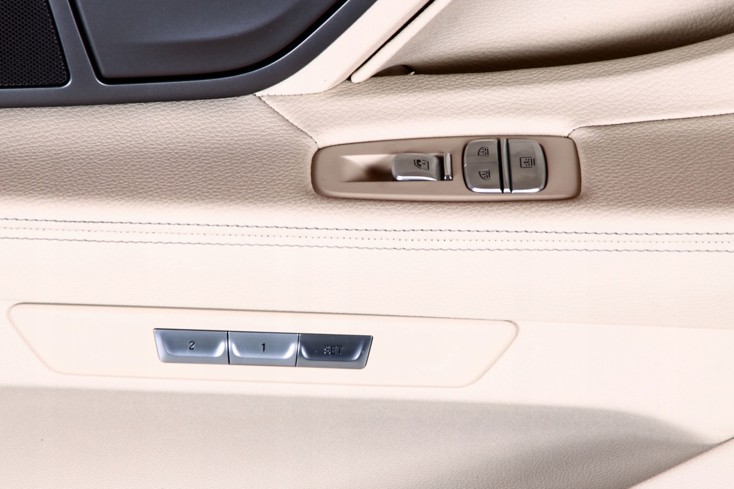 BMW G12 side door right rear part CANBERRABEIGE