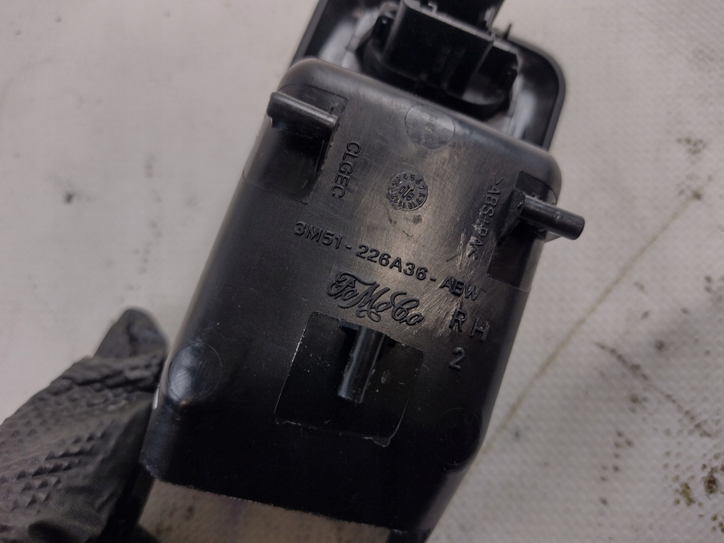 window control switch right front Ford Kuga Mk1 and 17M5T-14529AA