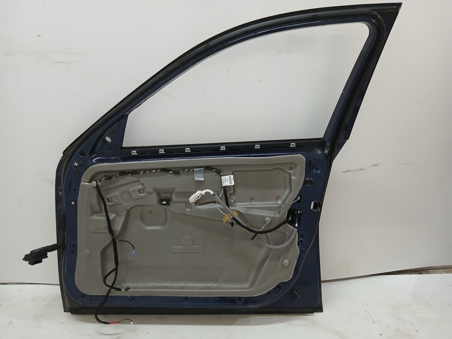 door right front BMW E60 A76/5 TIEFSEEBLAU