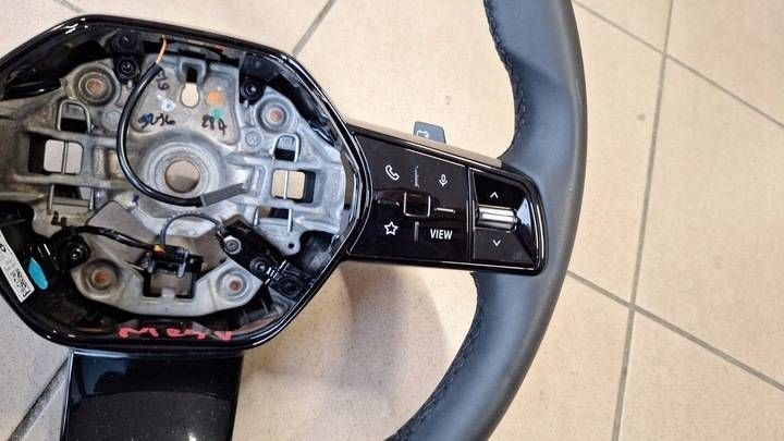 Volant MULTIFUNKCYJNA RENAULT MEGANE V E-TECH 484008094R
