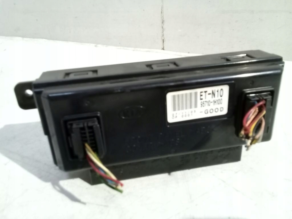 Kia Ceed und Bildschirm, 95710-1H100