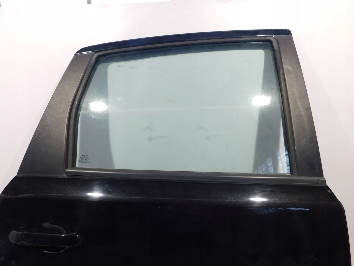 door rear part rear. right NISSAN NOTE E11