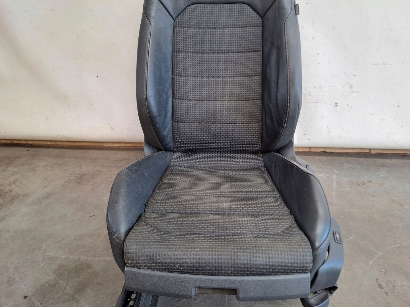seat seats side leather komplet heated masaz VW Golf VII HB
