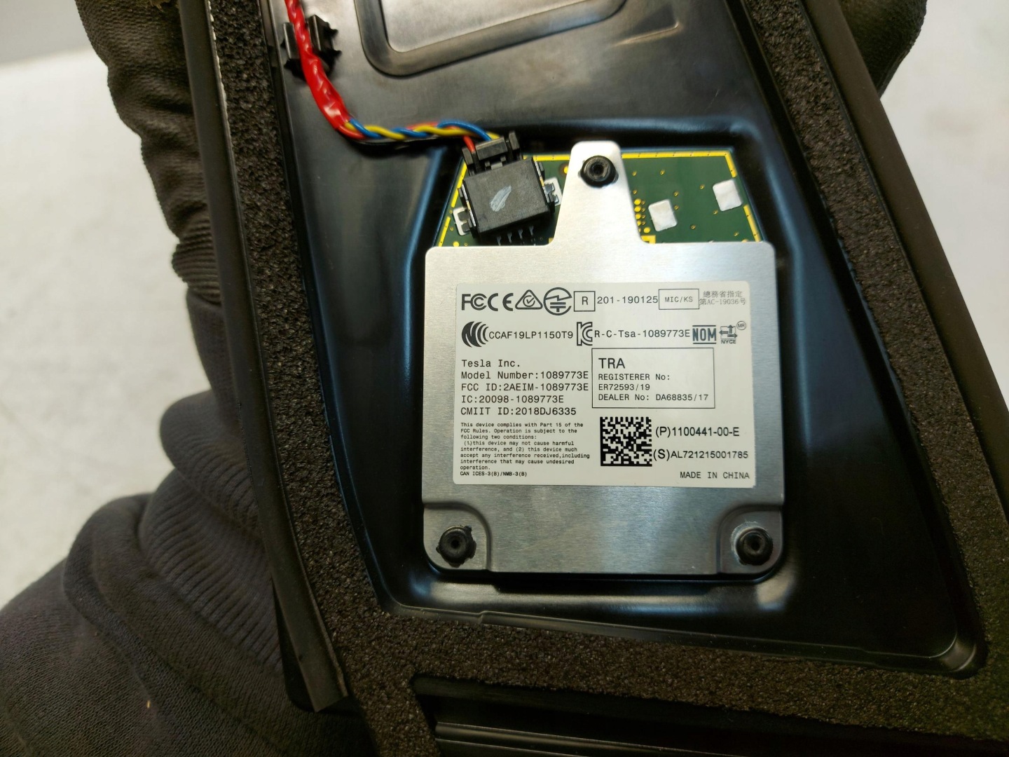 TESLA MODEL 3 blende abdeckung säule rechts kamera außen- 1109254-00-d