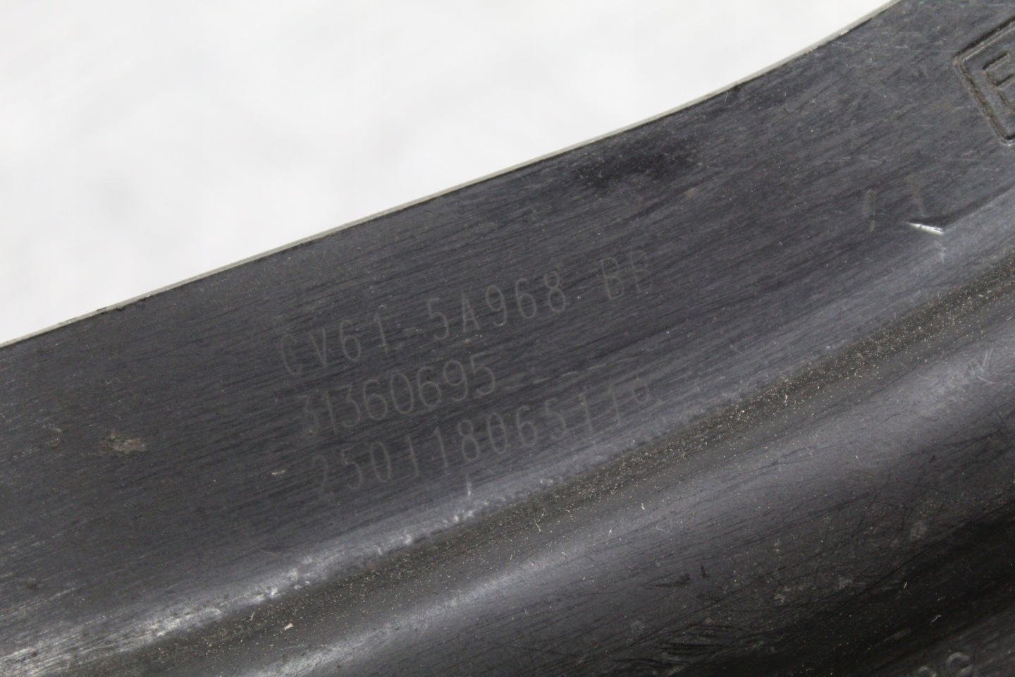swing right rear part VOLVO V40 CROSSCOUNTRY
