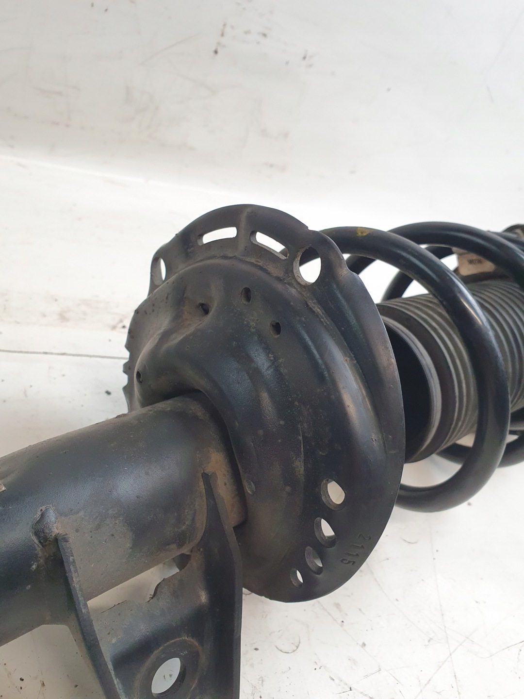 McPherson swing right 3Q0413031BN VW PASSAT B8 2.0TDI 15r.