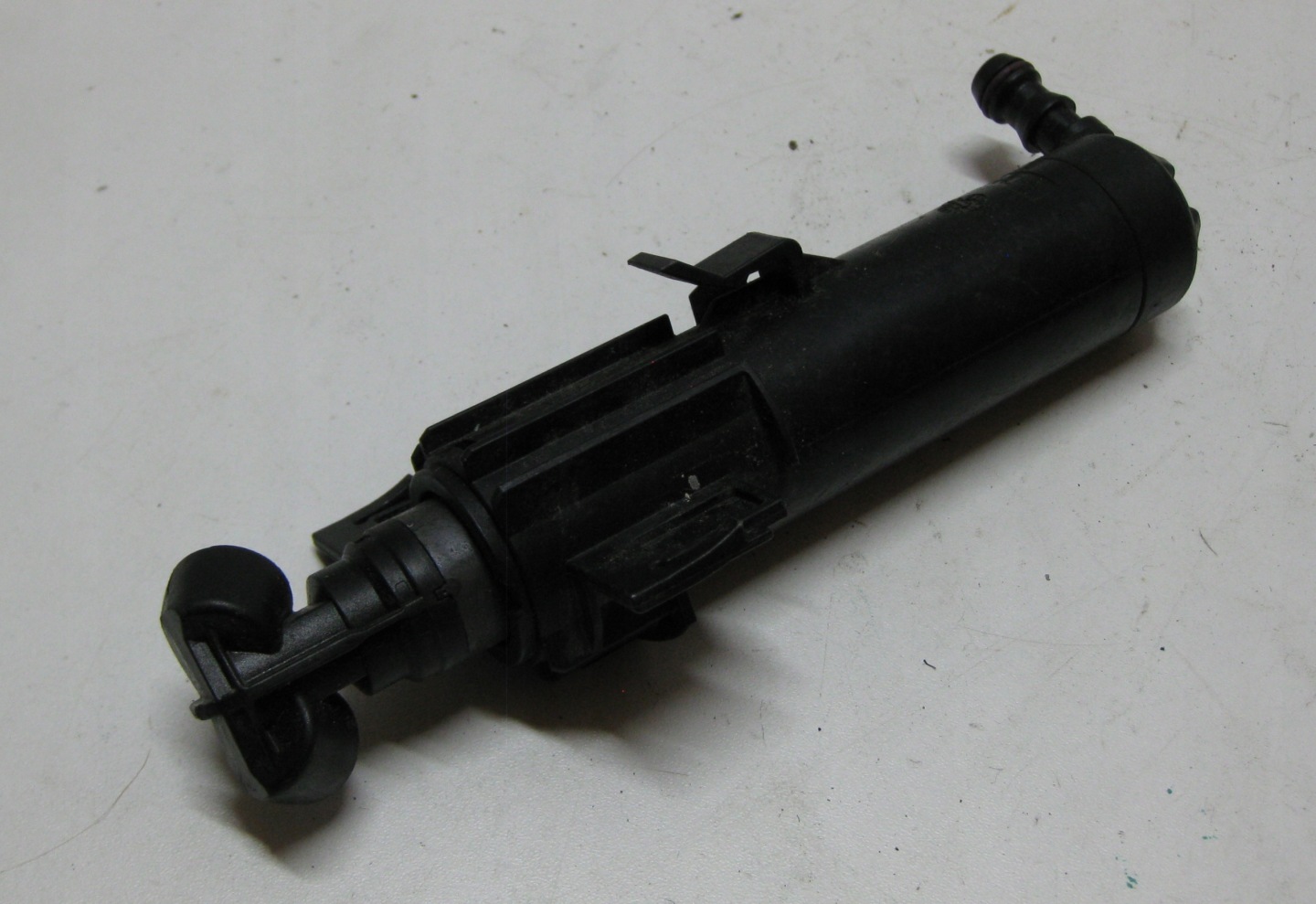 AUDI A4 B8 washer DYSZA REFLEKTORA right 8K0955102A