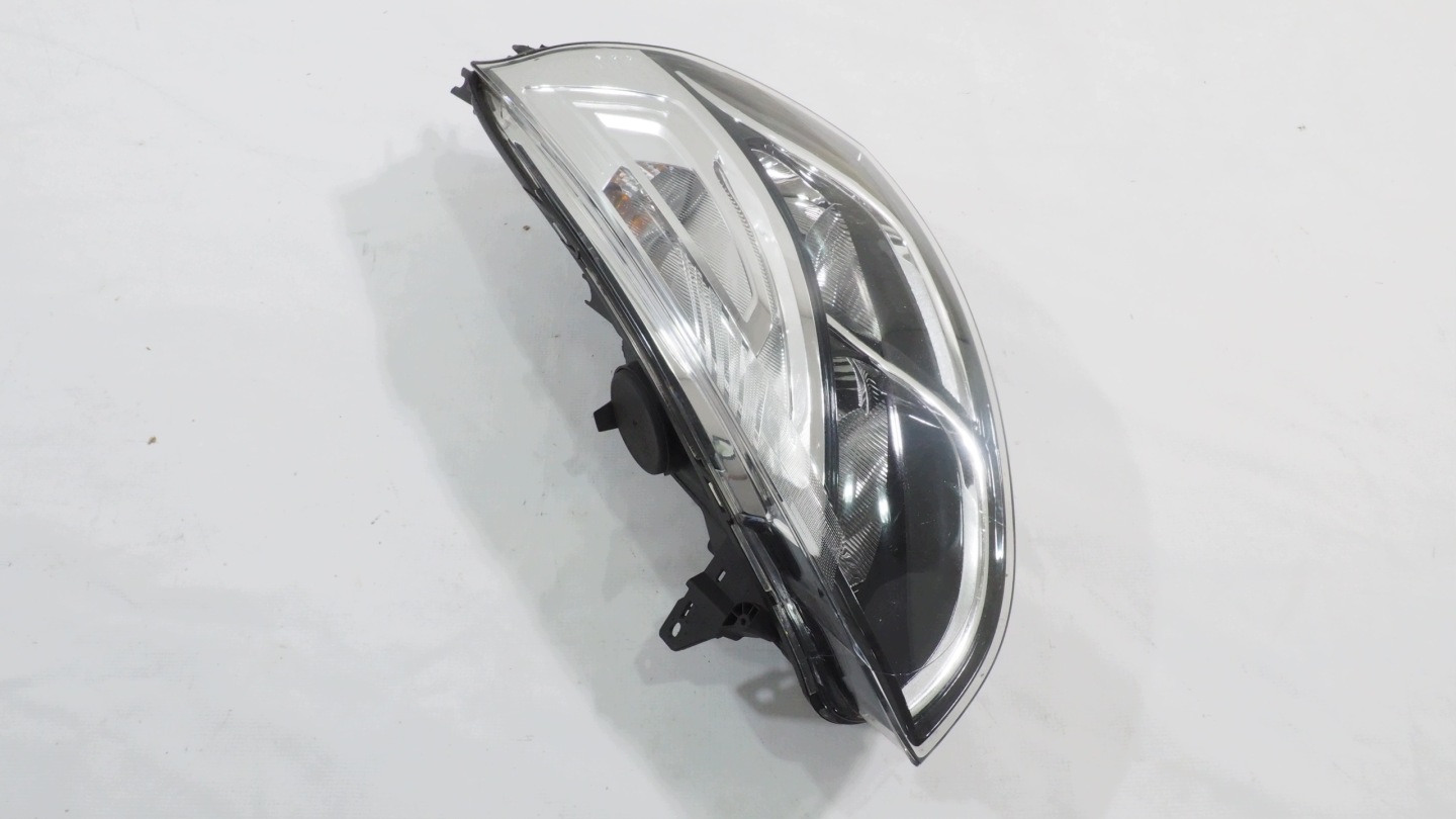Renault Clio IV light left front 260600373R