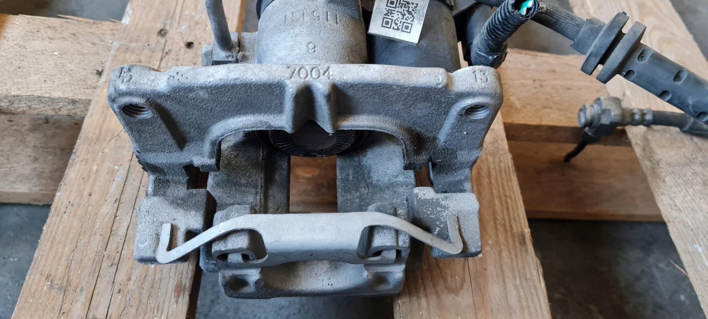 Chrysler Pacifica 2022 caliper brake left rear part rear 68451145AA