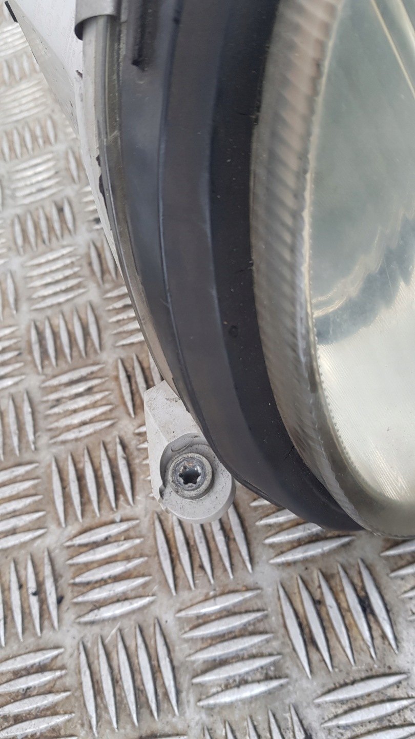 MERCEDES W203 light left front XENON