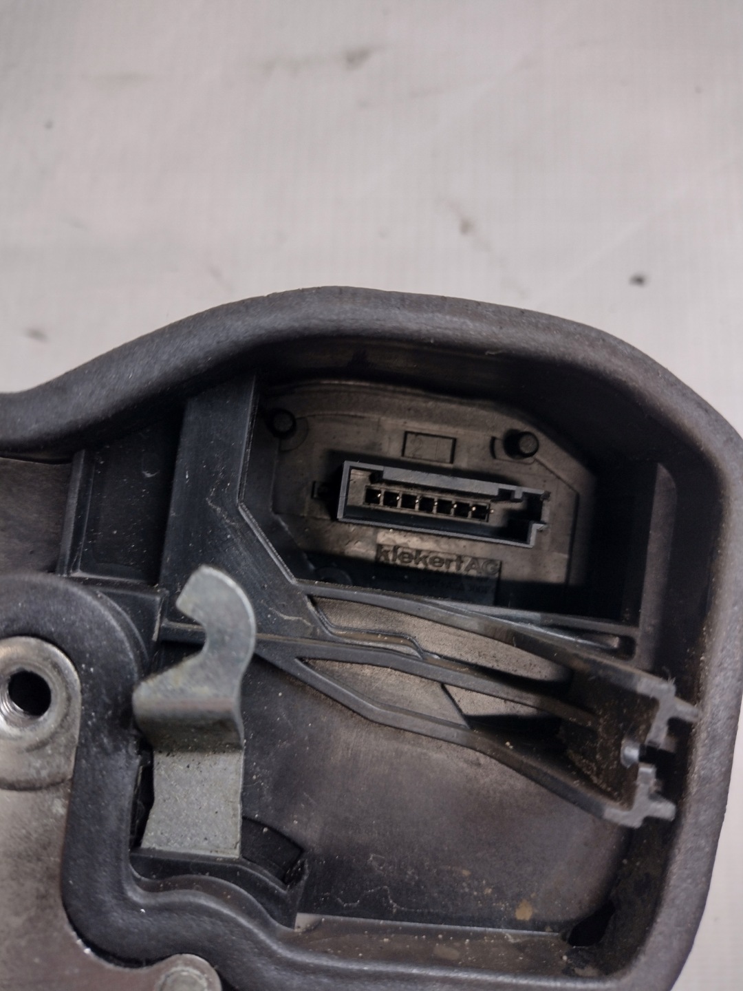 lock door left rear part BMW E60 OE 7154629