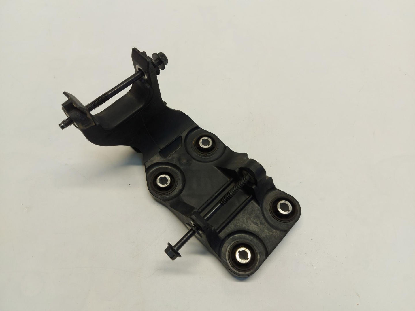 Ford MACH-E Halter kompresora klimaanlage LJ9H-19F669-AE