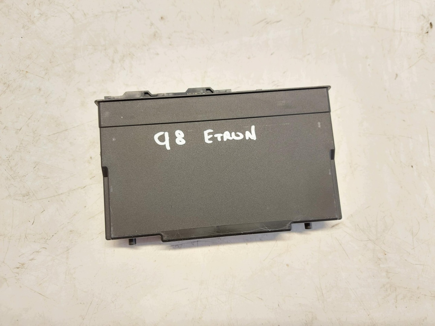 Audi Q8 E-TRON SportBack Bedienteil modul SITZ oryg 4k0959760