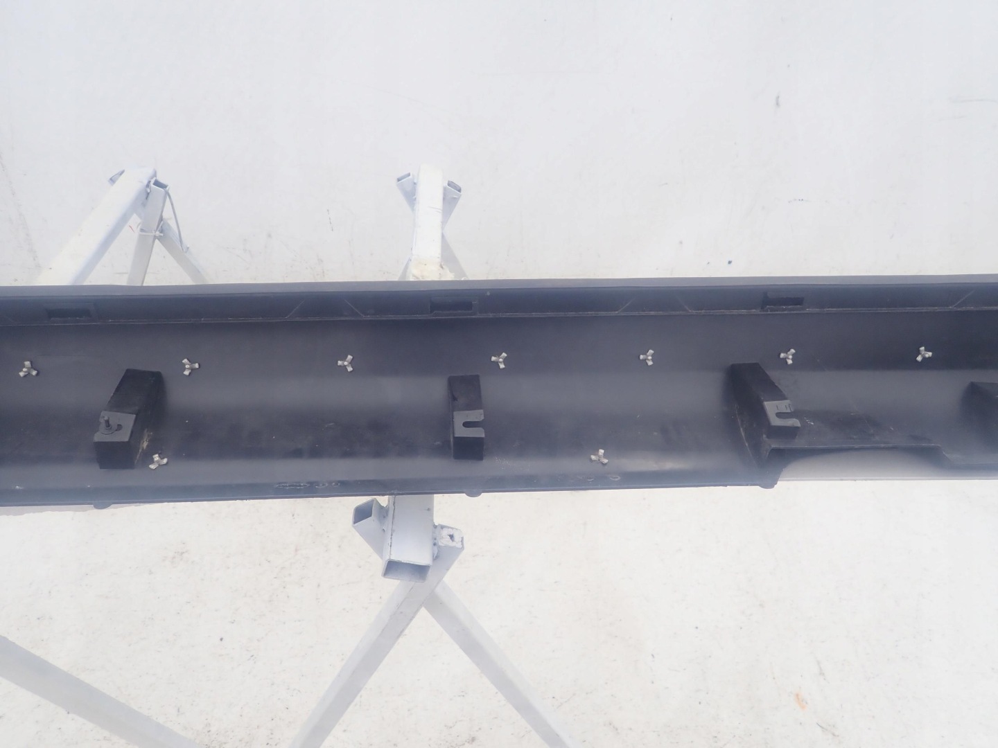 VOLVO XC60 08-17 R-design threshold right moulding right