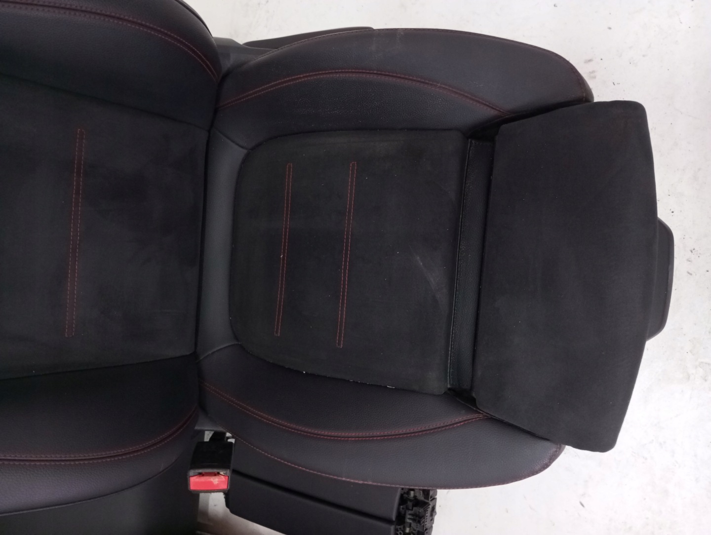 verkleidung Halbleder Sitze Mercedes EQA 247 21R ALCANTARA