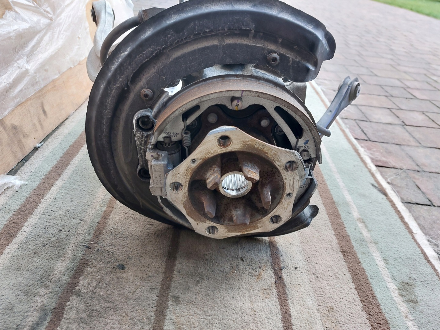 otoč ramene pravý záď Porsche CAYENNE III 22r 9Y0505434B