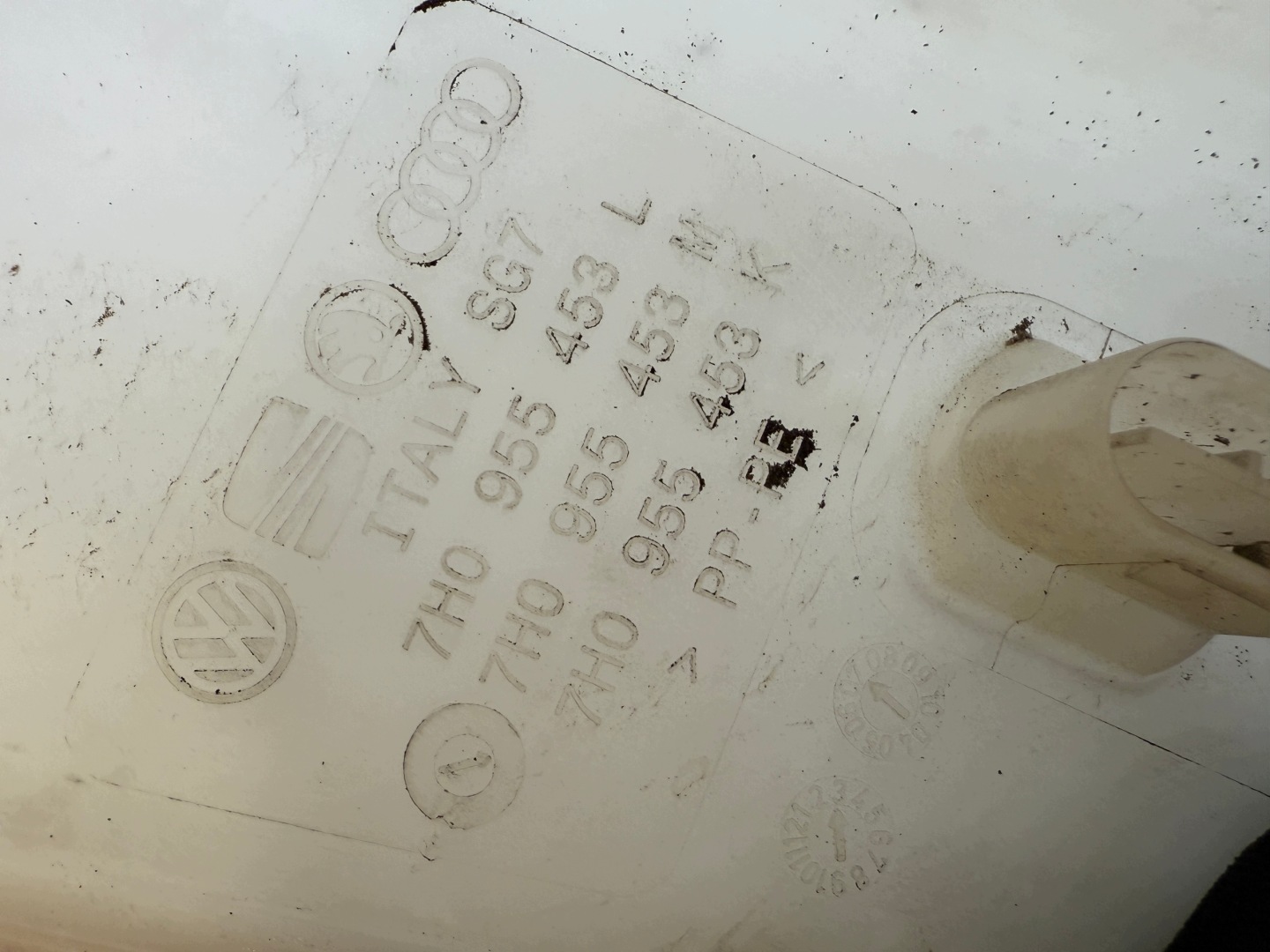 VW TRANSPORTER T5 tank washer fluid tank 7H0955453L