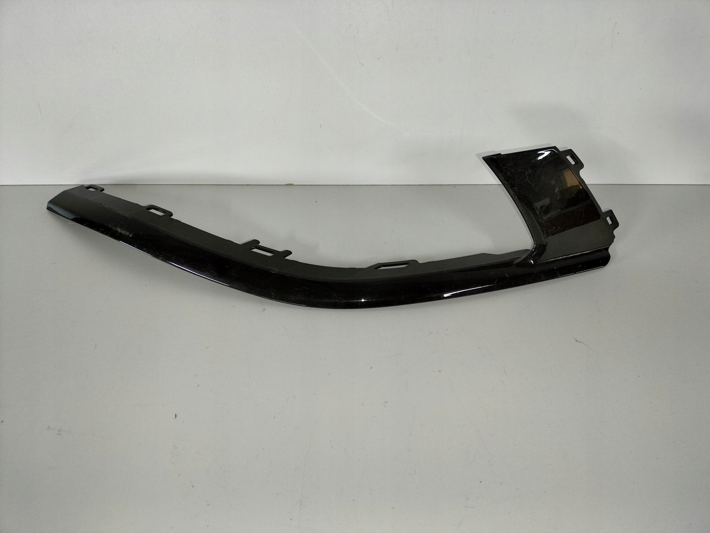 moulding cap of a bumper rear part right AUDI Q4 E-TRON 22
