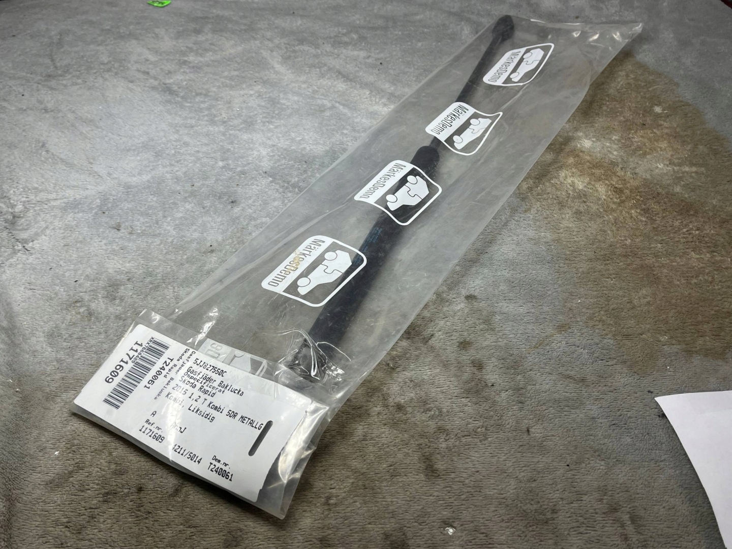 damper bonnet boot rear part Skoda Rapid 5JJ827550C !J
