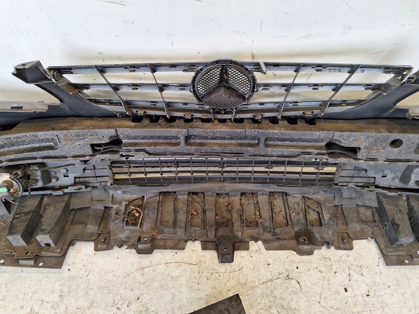 MERCEDES A-KLASA W169 LIFT 08-12 bumper + PDC