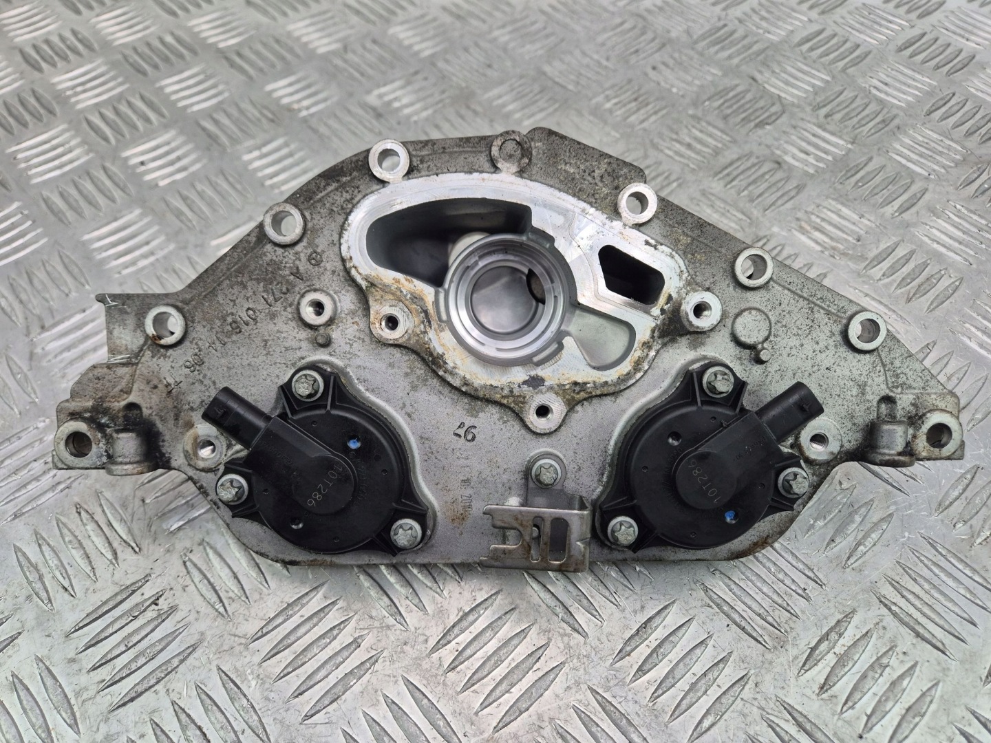 Couvercle carter distribution Mercedes E200 CGI W212 A2710161406 M271.820