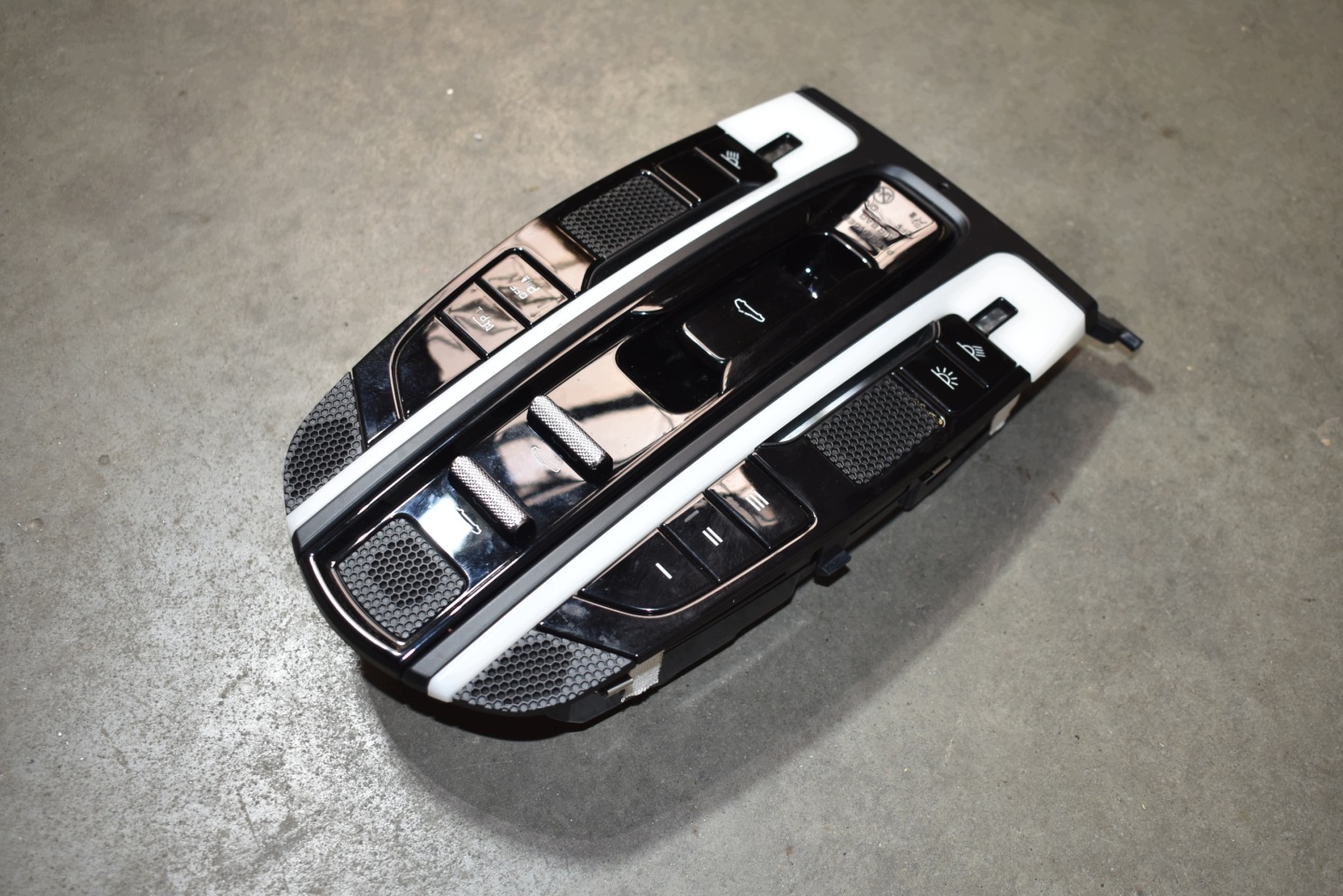 IDEALNY PANEL FANALE CIELO INTERNO PORSCHE PANAMERA 971 1