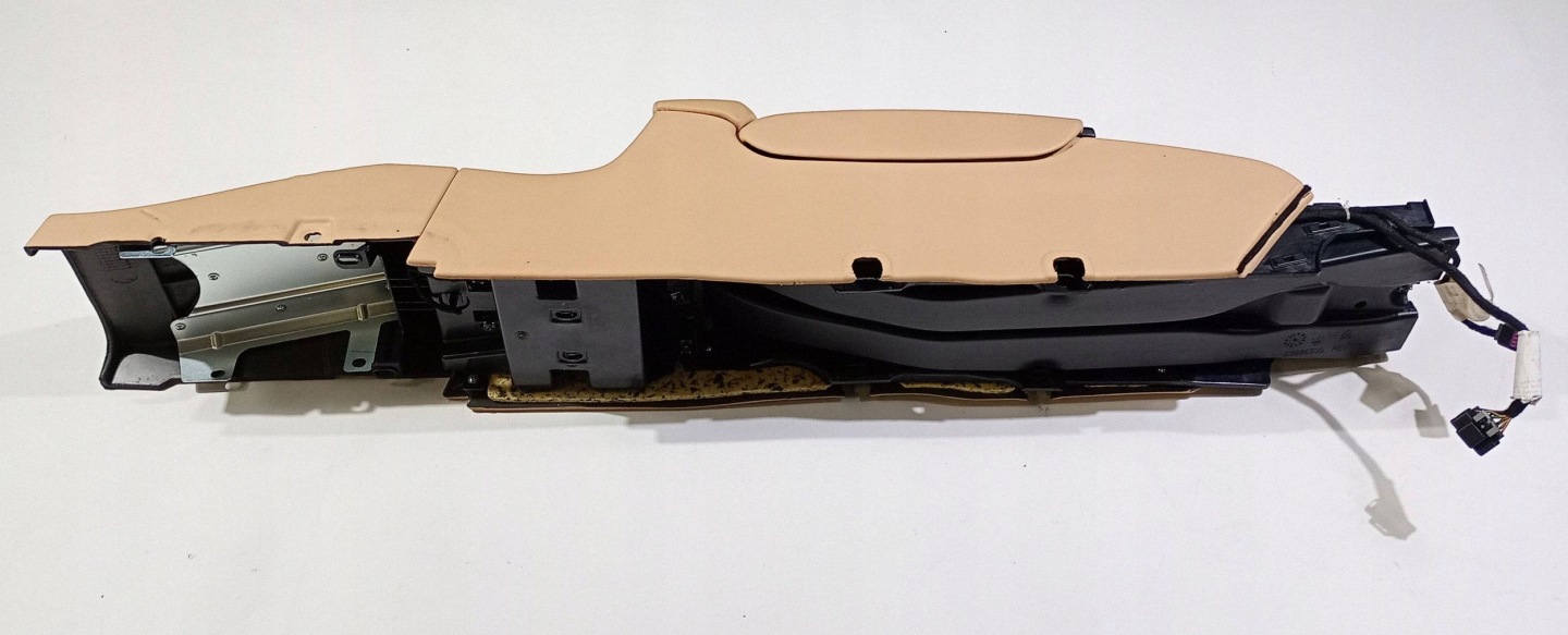 console tunnel central armrest cupholder Maserati GranTurismo 2008