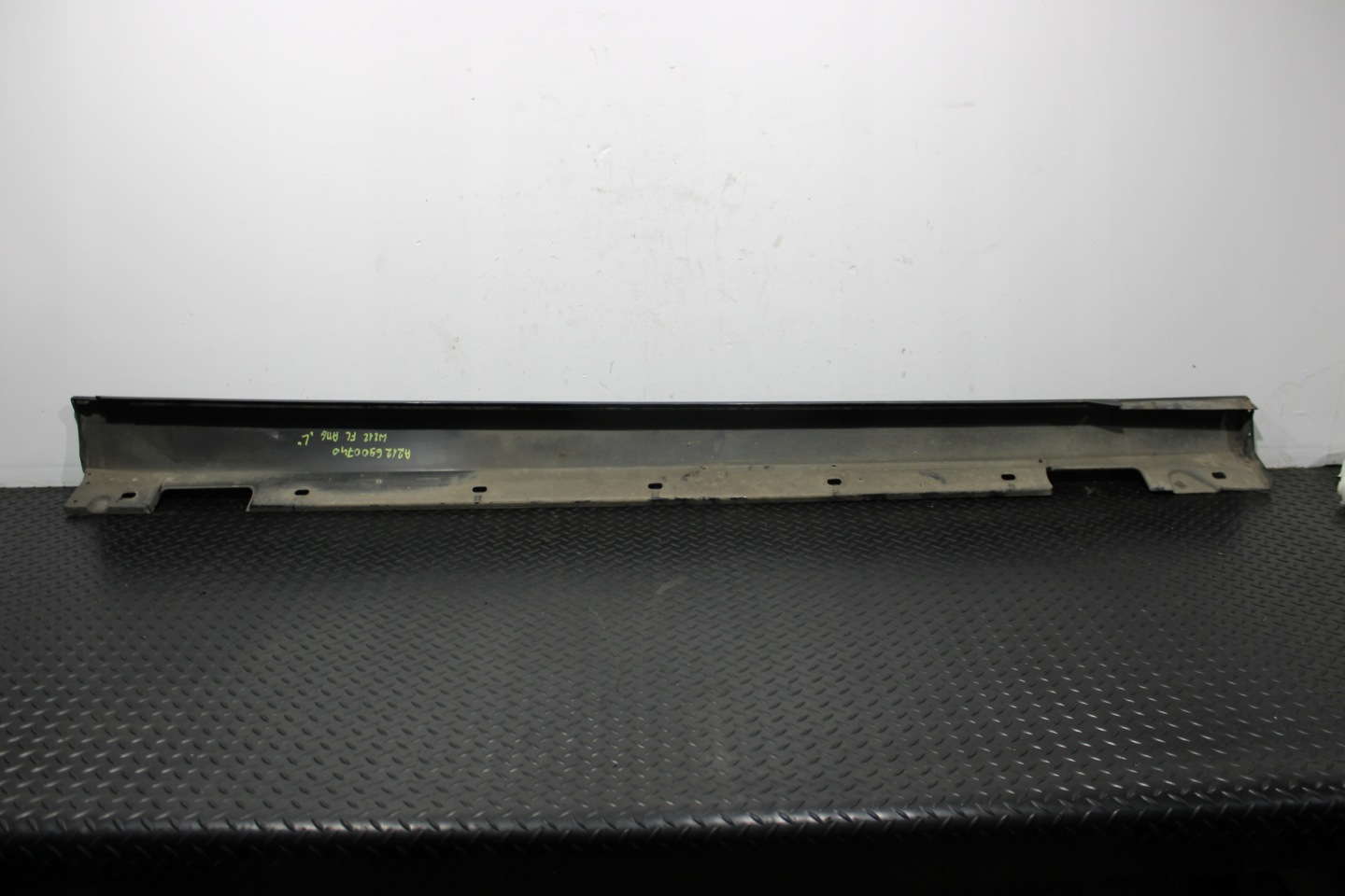 cap threshold threshold left MERCEDES E-KLASA W212 LIFT A2126900740