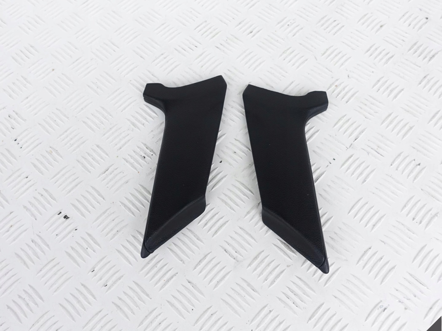 PORSCHE CAYENNE 7P 10- PANEL Blende Abdeckung Leiste Schutzleiste P oder L