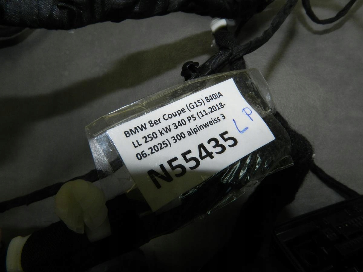 BMW 8 G15 bundle door of left 7928089
