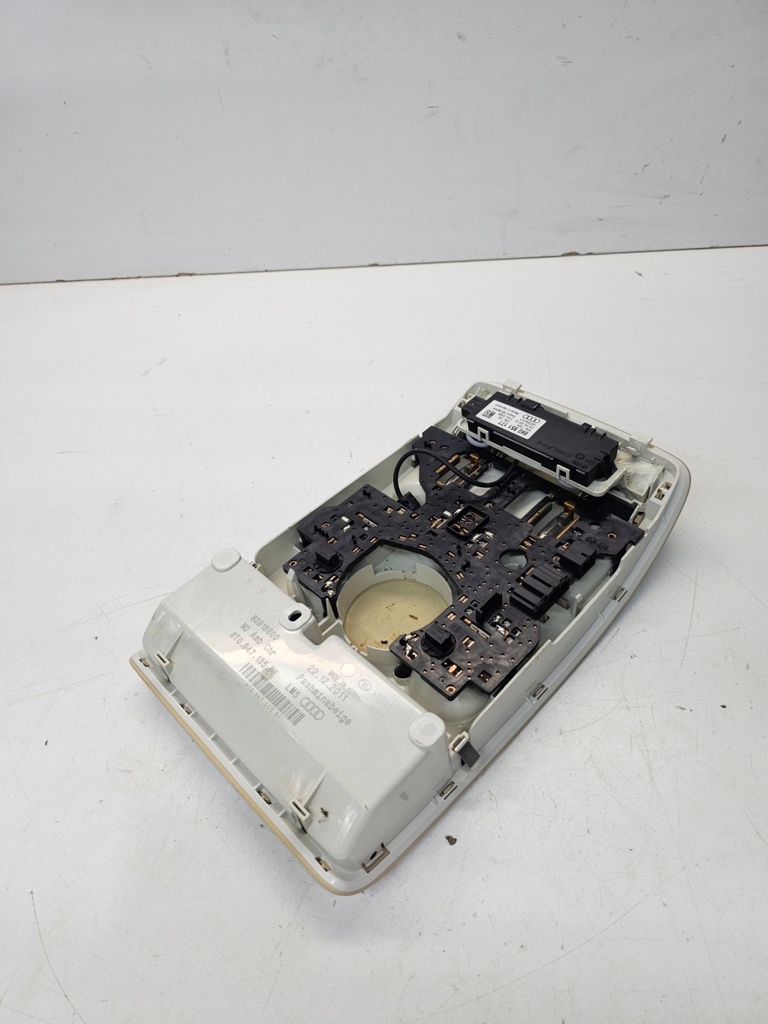 light OSWIETLENIE cabs AUDI A4 A5 8T0947135BF LM5