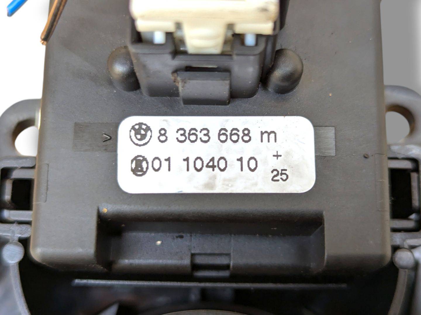 steering wheel levers and controls BMW 3 E46 2002 8376445