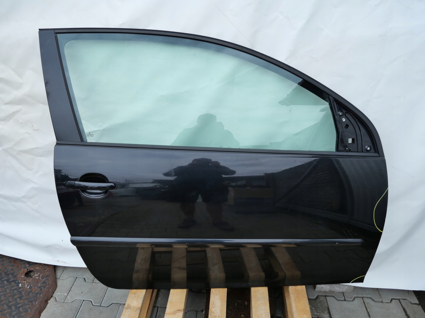 VW GOLF V dveře pravé předek