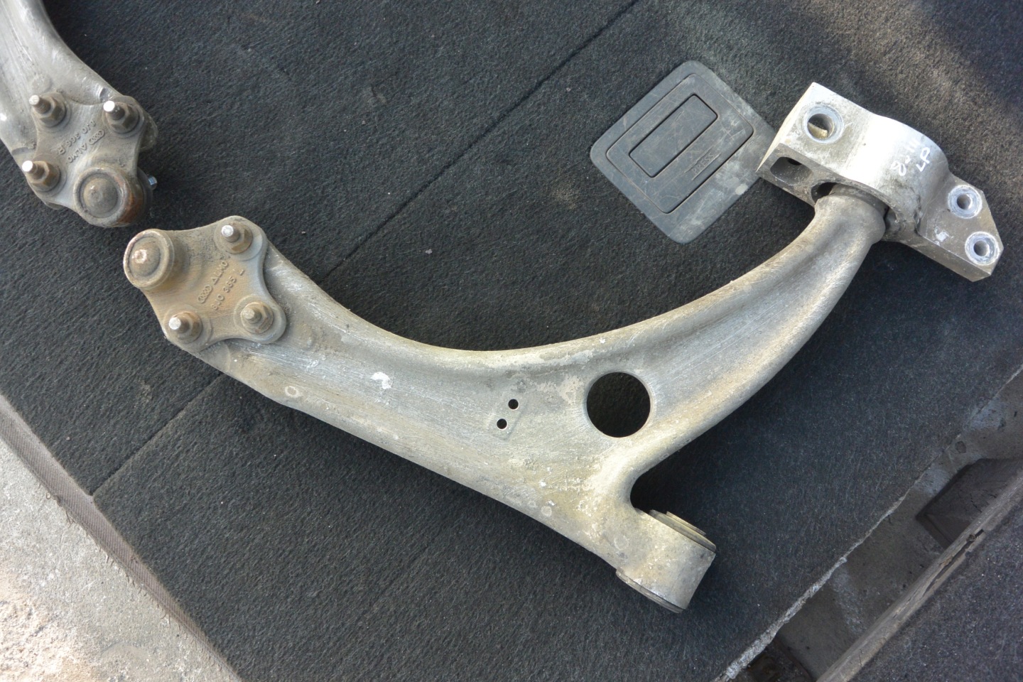 AUDI TT 8J arm front left front