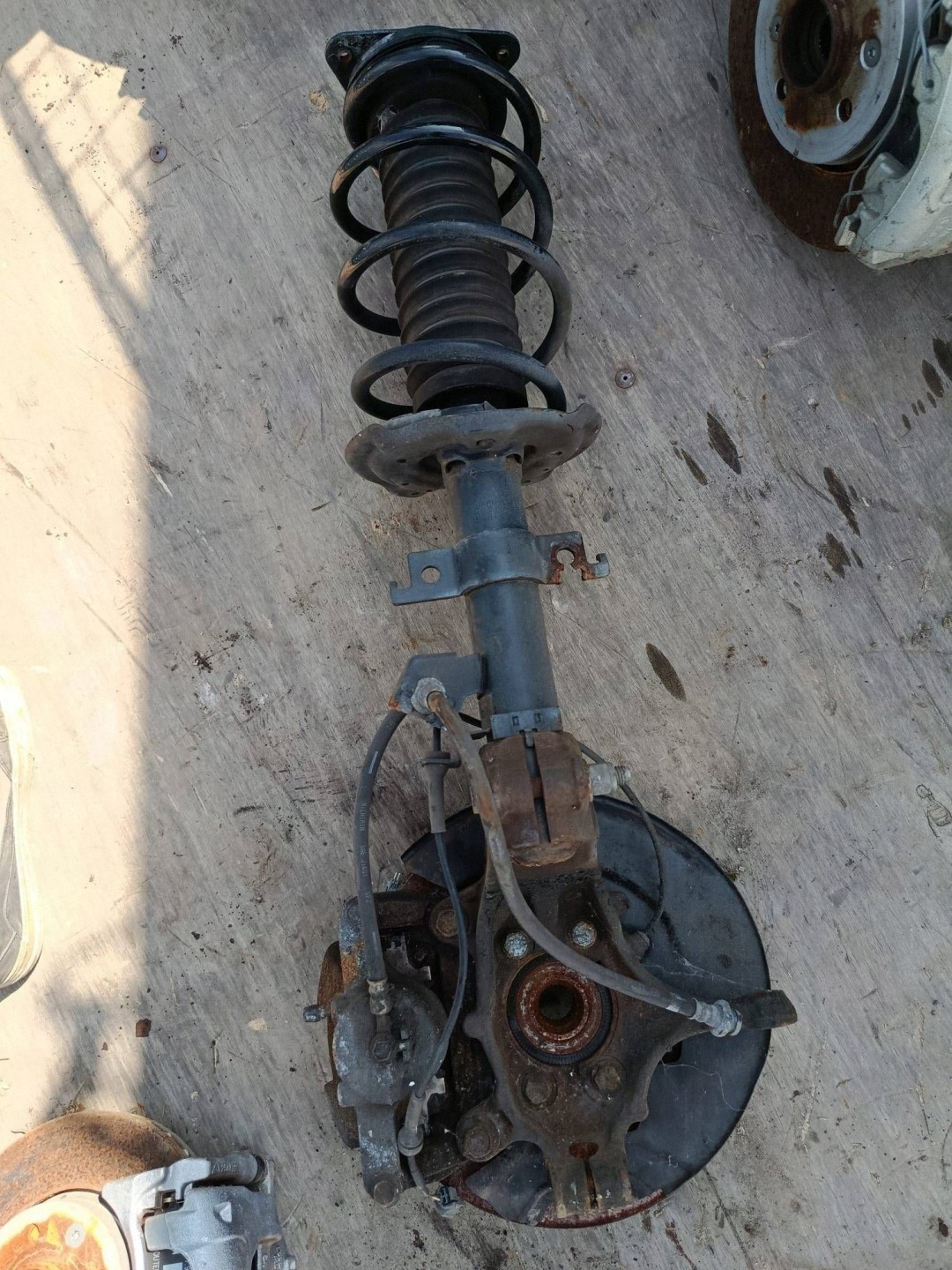 McPherson swing shock absorber front right Renault Kadjar 54302HV01A