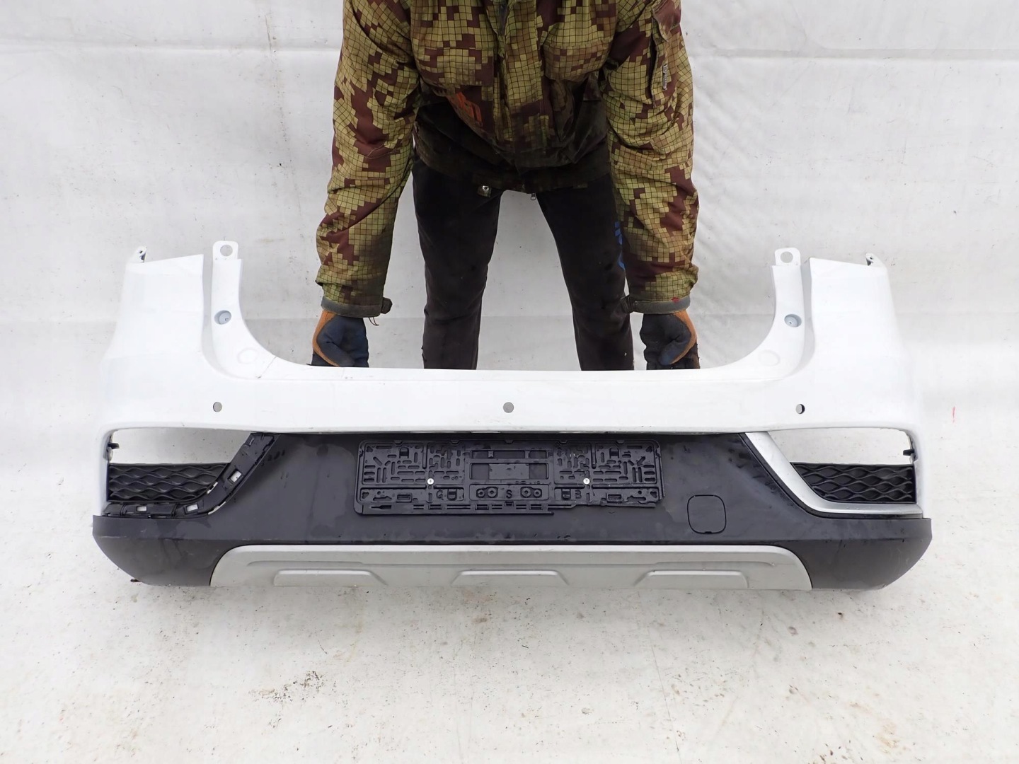 MG ZS 17-19 bumper rear part rear PDC