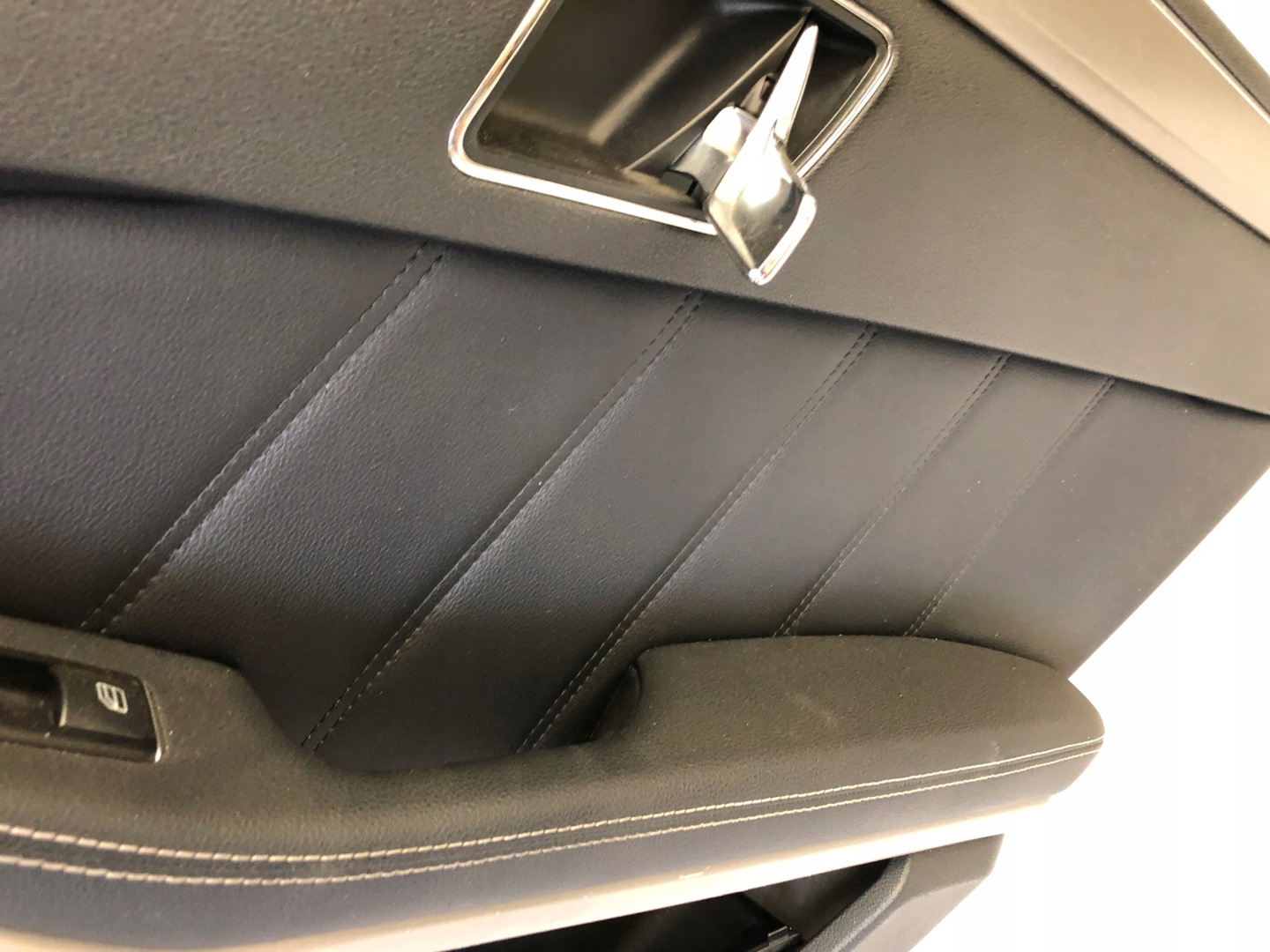 MERCEDES E W212 sedan side door right rear part