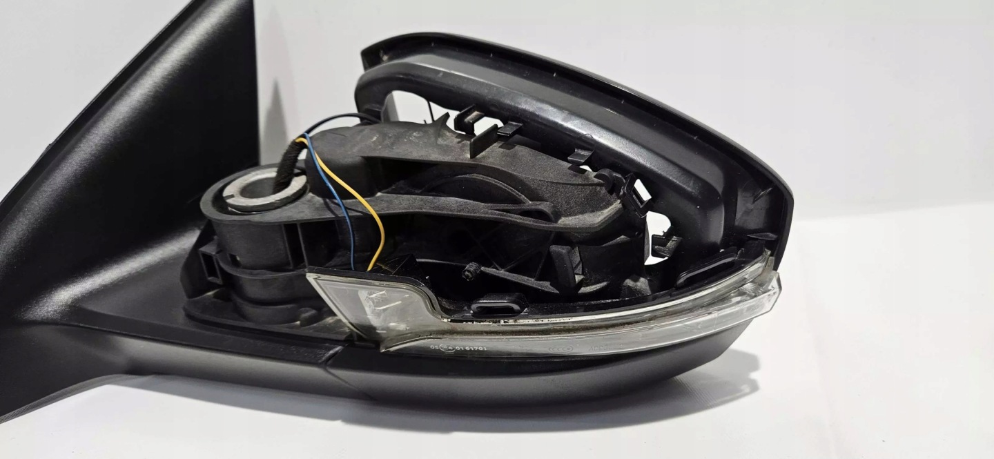 mirror left SKODA OCTAVIA III 6 PIN 5E0857933