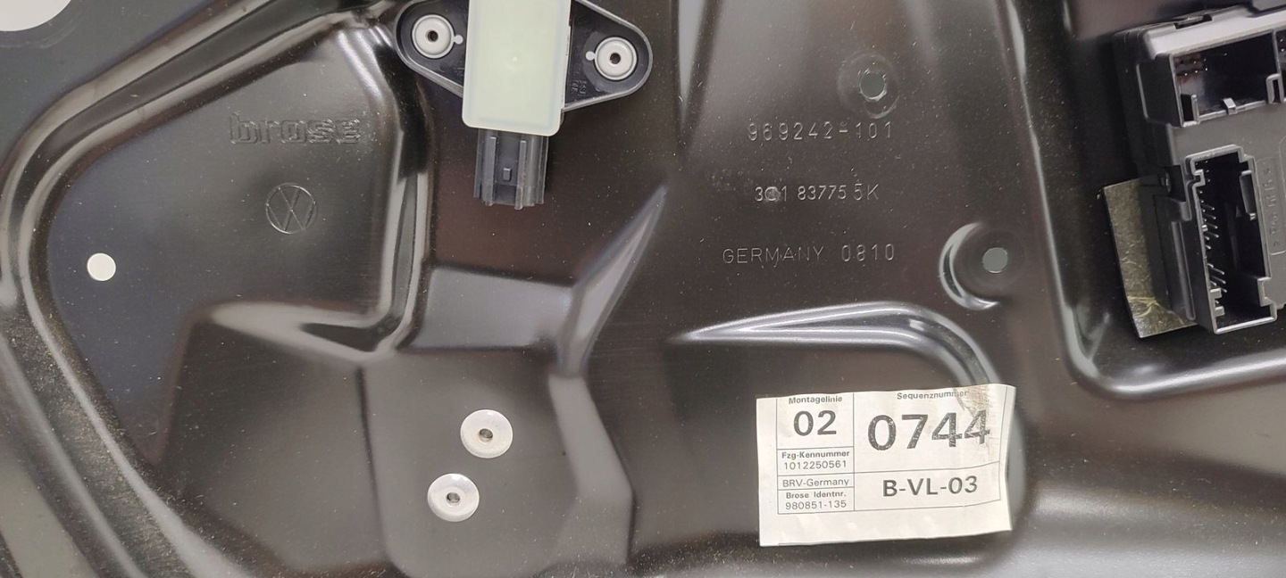 window regulator left front VW Passat B6 2,0 TDI CR