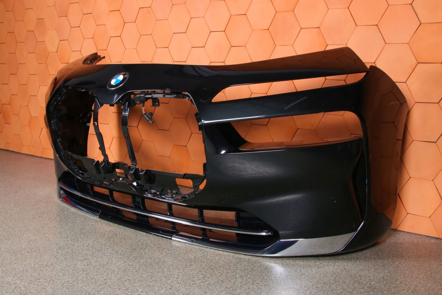 BMW 7 G70 i7 bumper front front colour 475