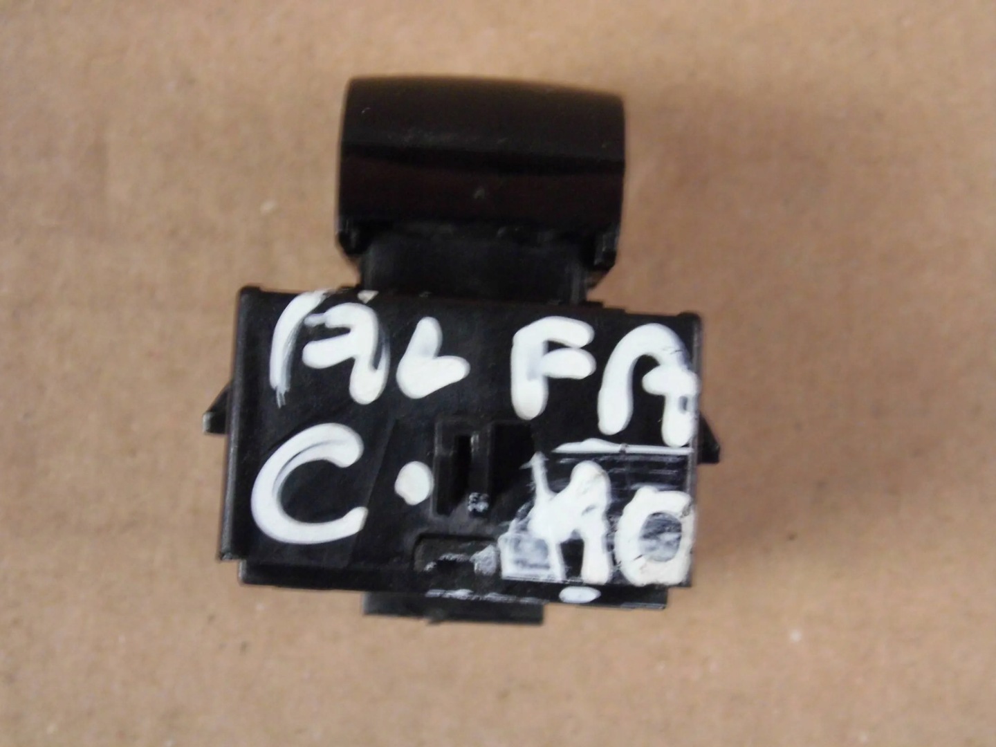 Alfa Romeo Stelvio opening control switch bonnet